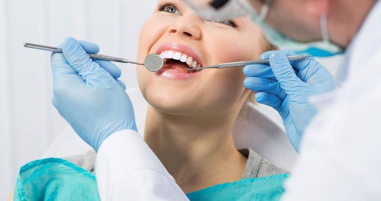 Nên khám răng định kỳ để hạn chế tình trạng mất răng (ảnh minh họa)